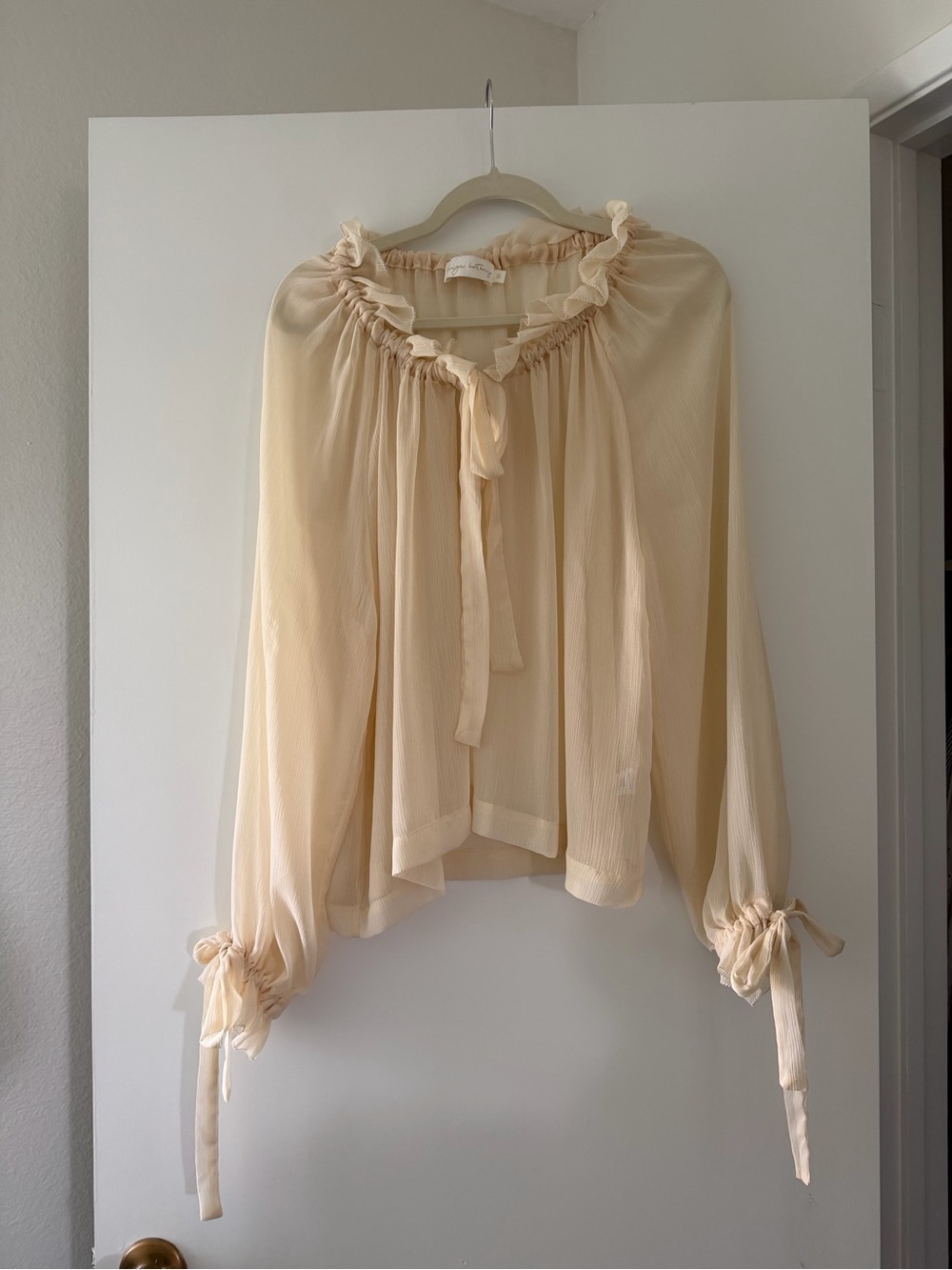 Dreamy crinkle chiffon bow tie blouse M